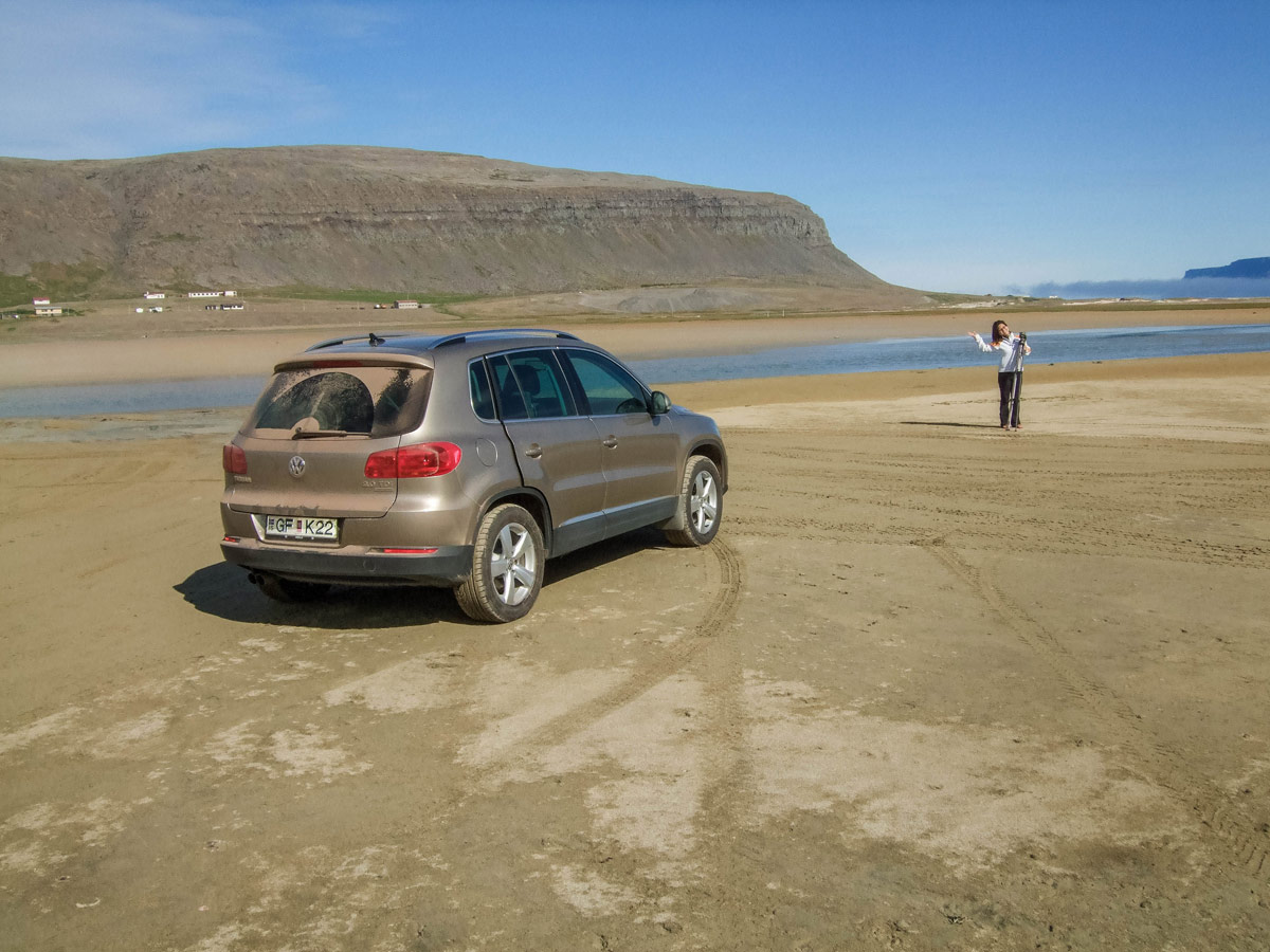 Iceland-Parked-at-the-beach