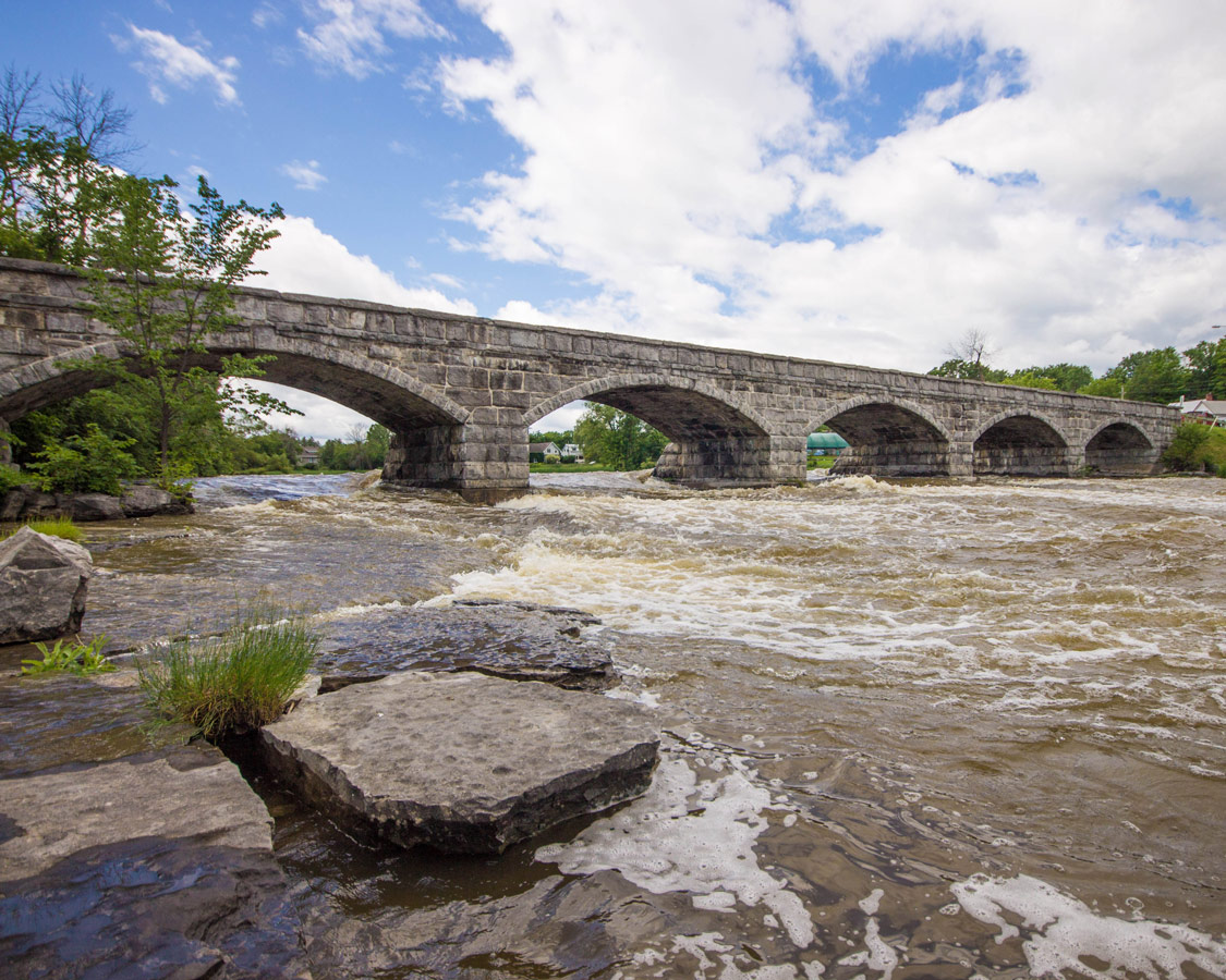 5 Span Bridge in Pakenham Ontario on the way to Bonnechere Caves with kids