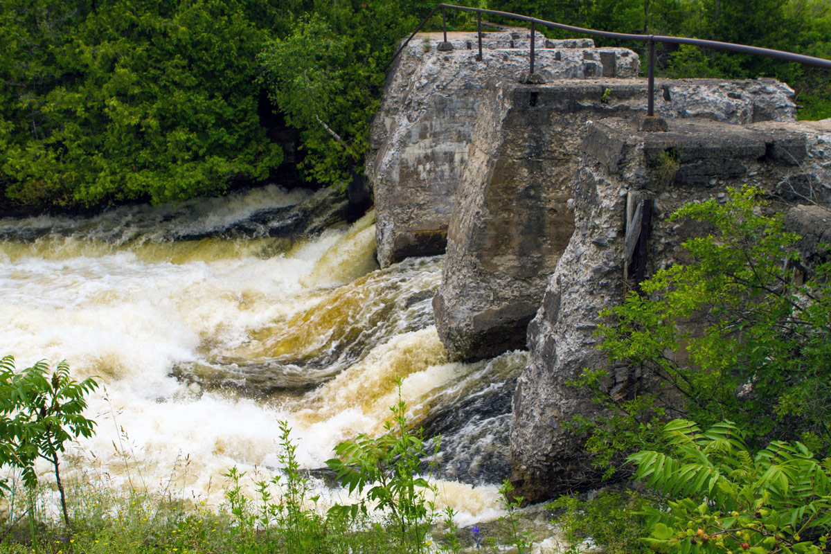 Bonnechere Caves - Roaring Bonnechere River