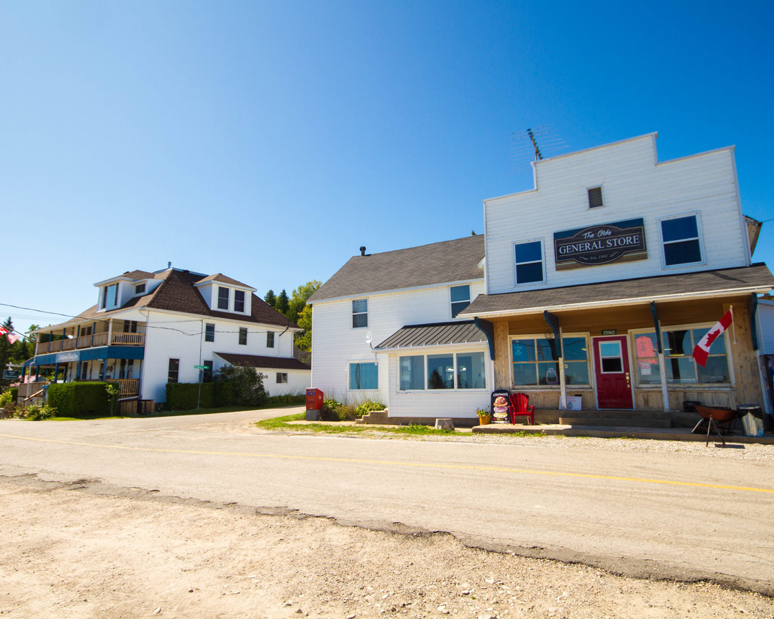 Meldrum Bay Inn and the General Store in Meldrum Bay Manitoulin Island. A visit to Meldrum Bay is one of the best things to do on Manitoulin Island