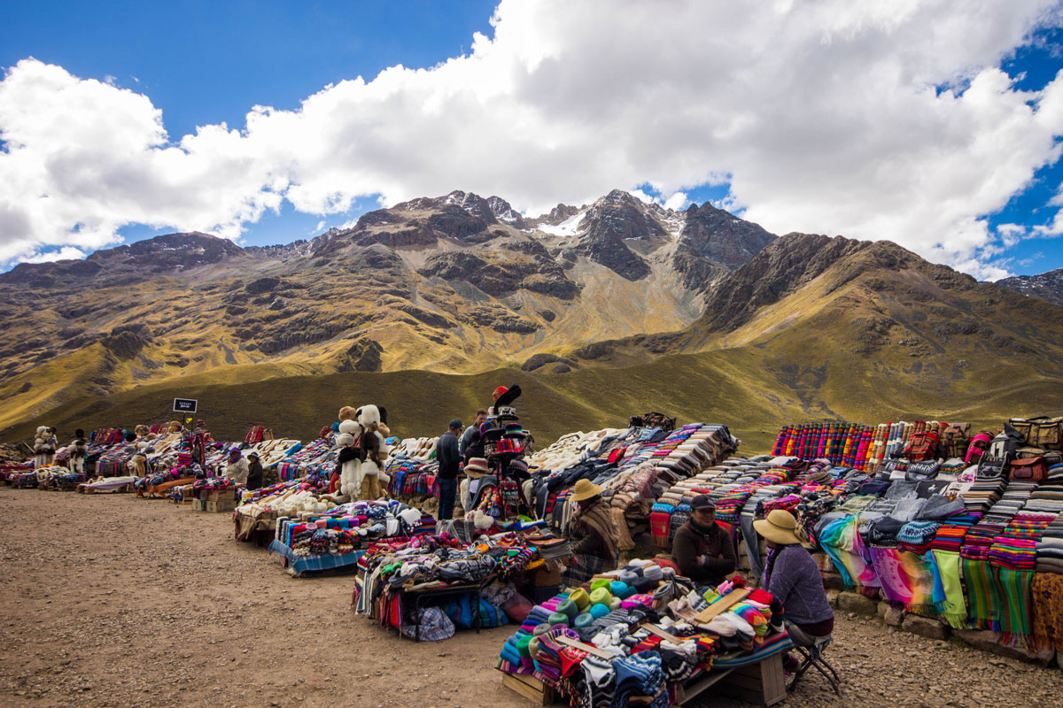 Roadside market at La Raya in Peru with kids on a 14 day Peru itinerary