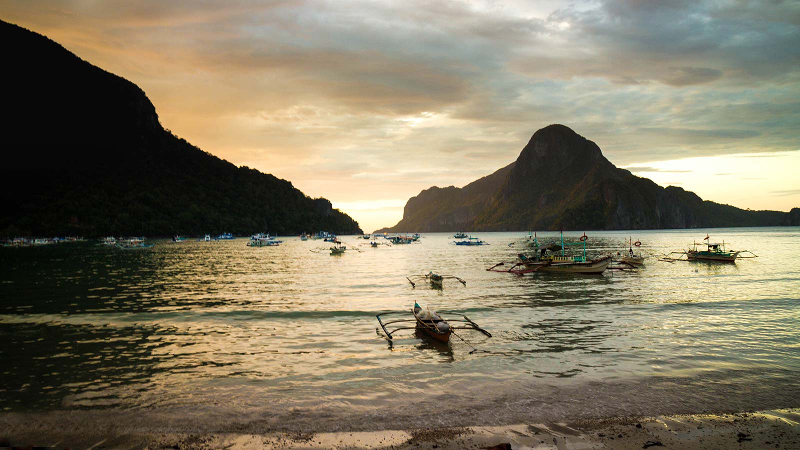 Taking a trip to Palawan? From where to stay, where to eat, and what to see, we have what you need to plan your El Nido family vacation.