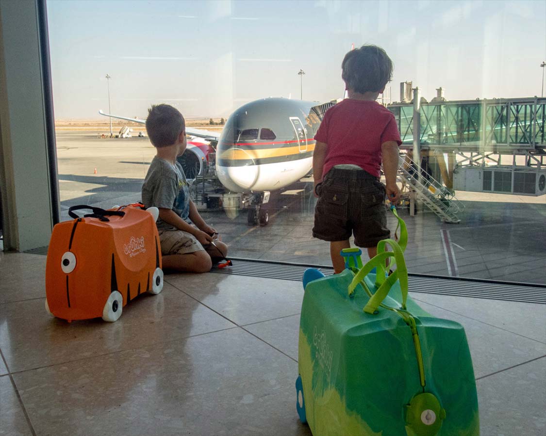 The Melissa and Doug Trunki suitcase is a lightweight, carry on luggage for kids. But does the Melissa and Doug ride on suitcase handle real world travel?