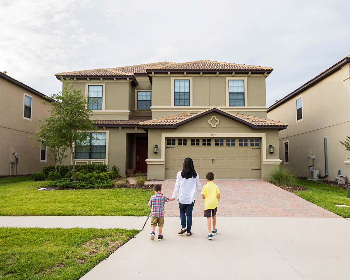 Family Walking to a Kssimmee Vacation Home