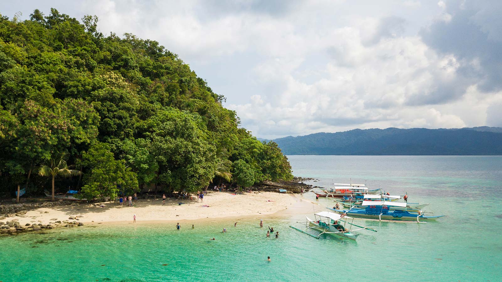 The Philippine Islands are full of beautiful destinations, but there are still a few undiscovered treasured scattered throughout this paradise. San Vicente, located between El Nido and Coron is one of our favorites. Discover all the incredible things to do in San Vicente Palawan for the whole family!