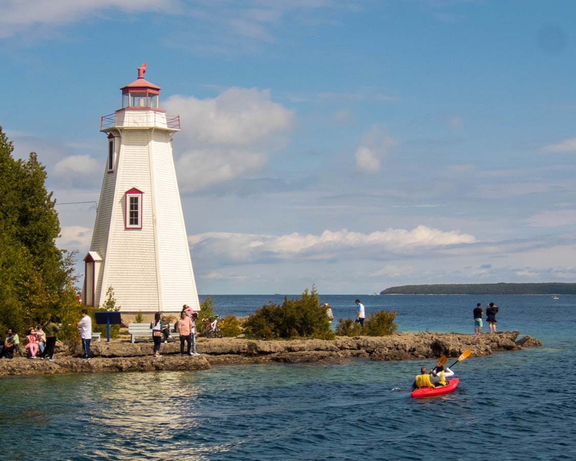 Things to do in Tobermory Ontario - Big Tub Lighthouse