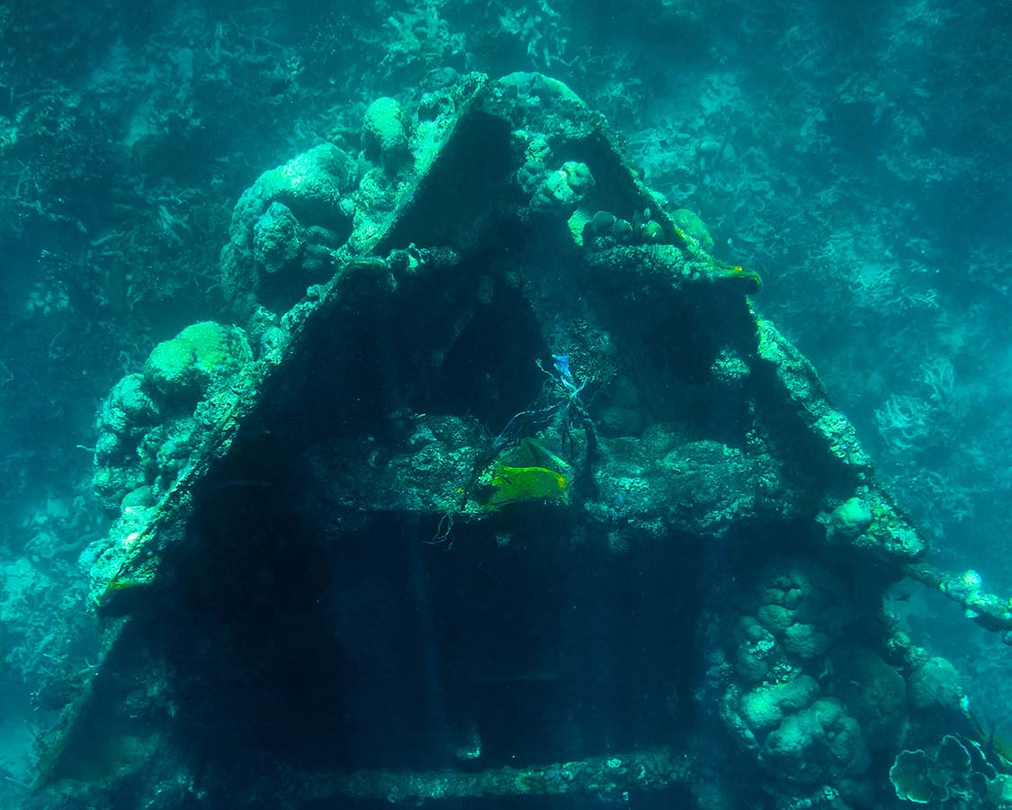 Coron Island Tour Lusong Gunboat wreck