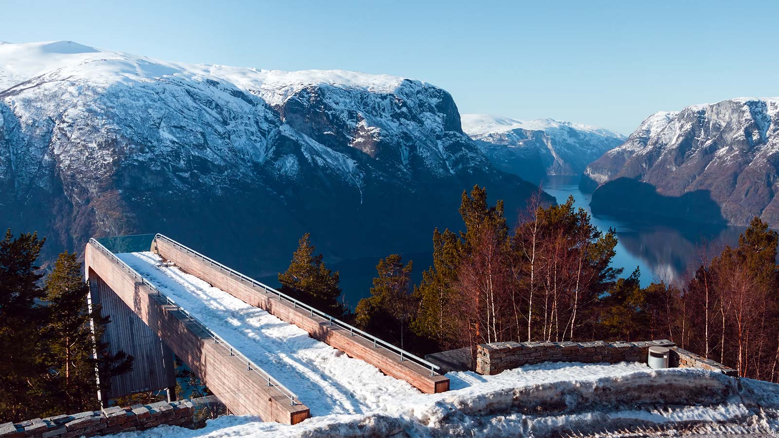 Searching for incredible things to do in Flam Norway in winter? We discovered the best places to eat, hike, and hotels in Flam in Winter. Come check it out!