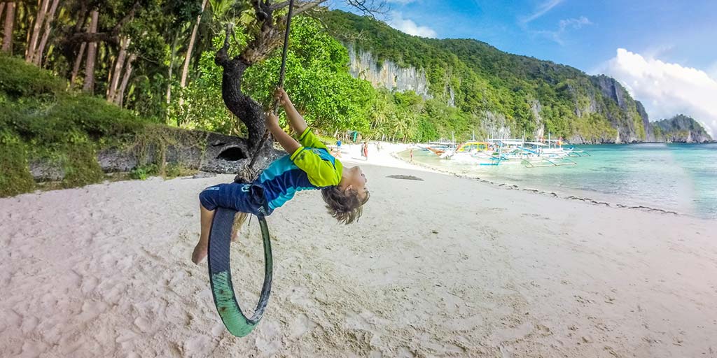 The best things to do in Palawan for families stretch from El Nido to Balabac. Prepare for days filled with island hopping, caves, and white sand beaches!