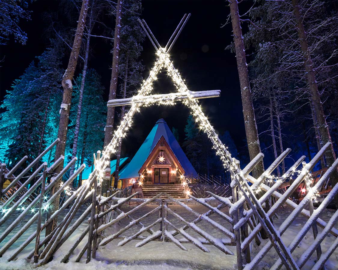 Santa-Claus-Village-Finland-at-night