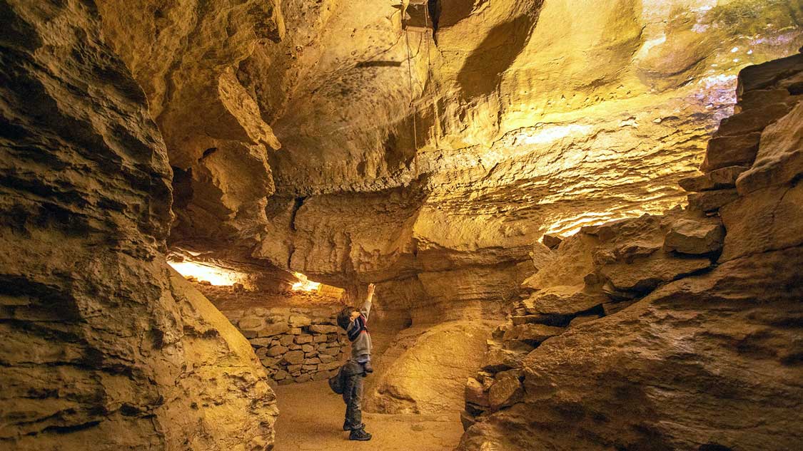 Exploring the Cave of the Winds Mountain Park