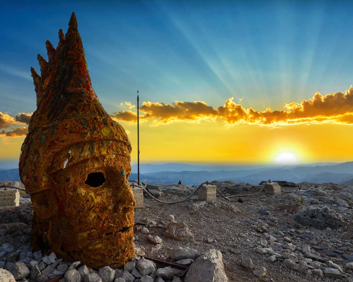 Art installation of King Antiochus I on Mount Nemrut in Turkiye