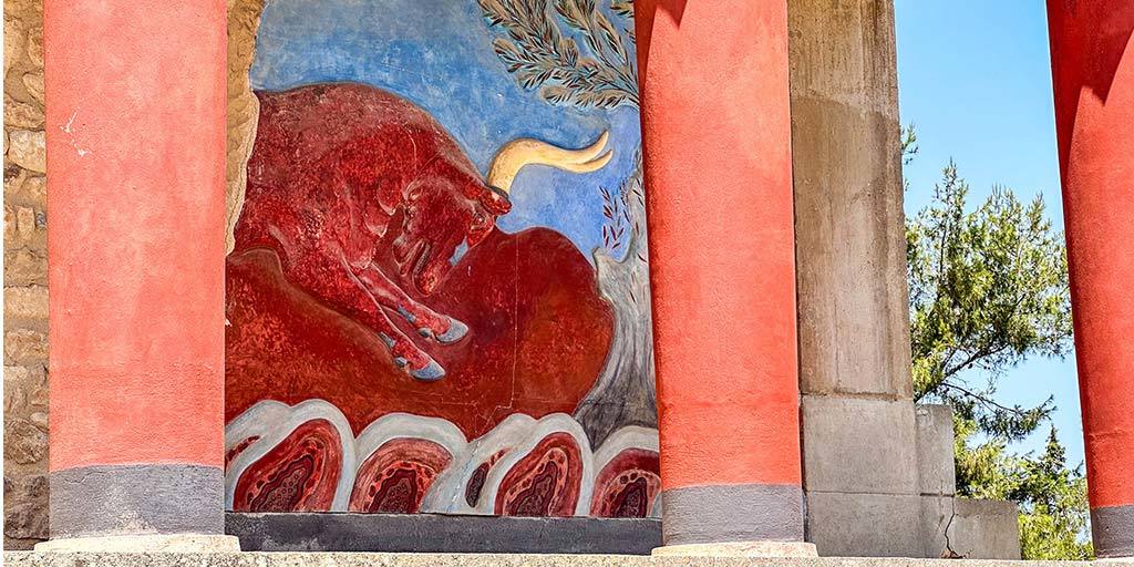 Frescoe of a red bull at the Palace of Knossos during one day in Heraklion