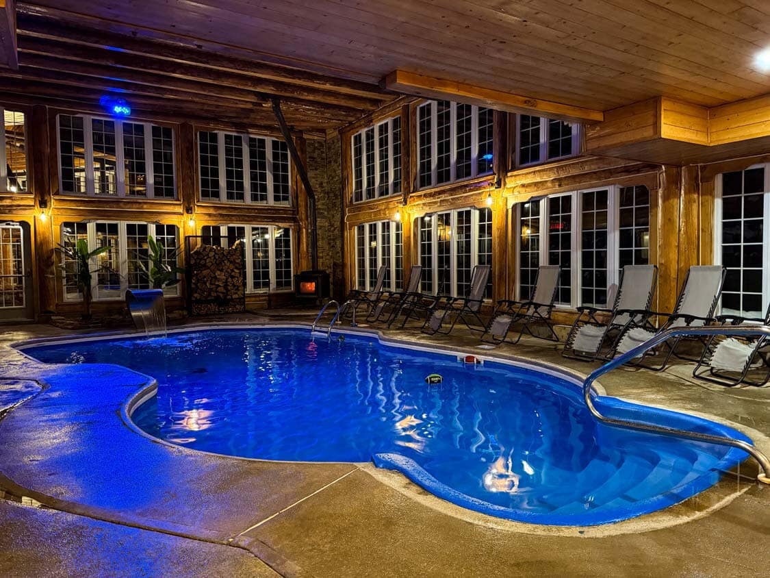 Indoor pool at Auberge du Vieux Moulin