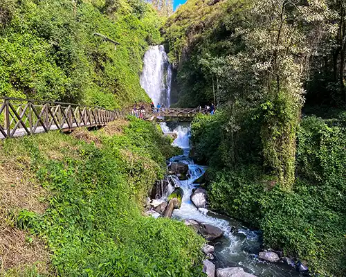 Kicker Rock Snorkeling