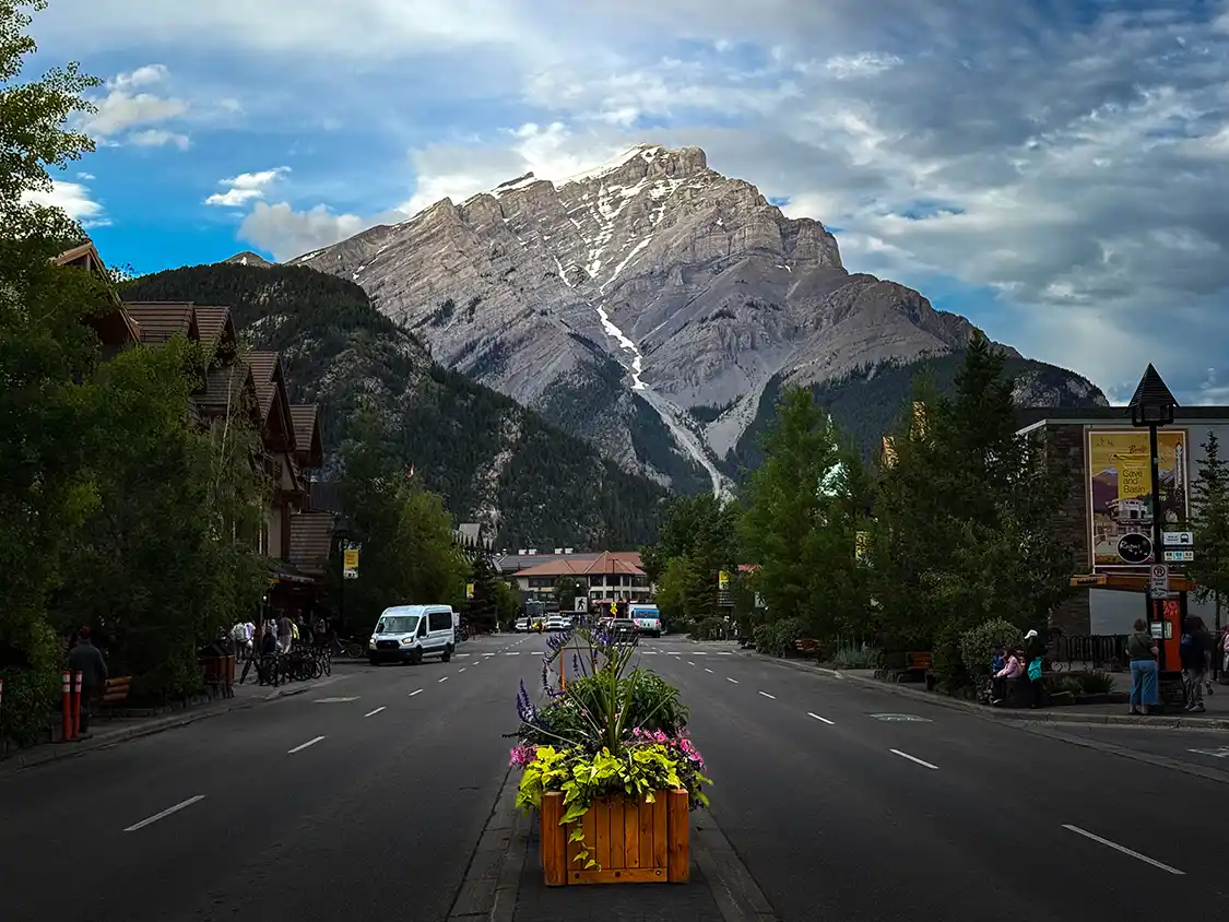 Cascade Mountain seen from Banff Avenue