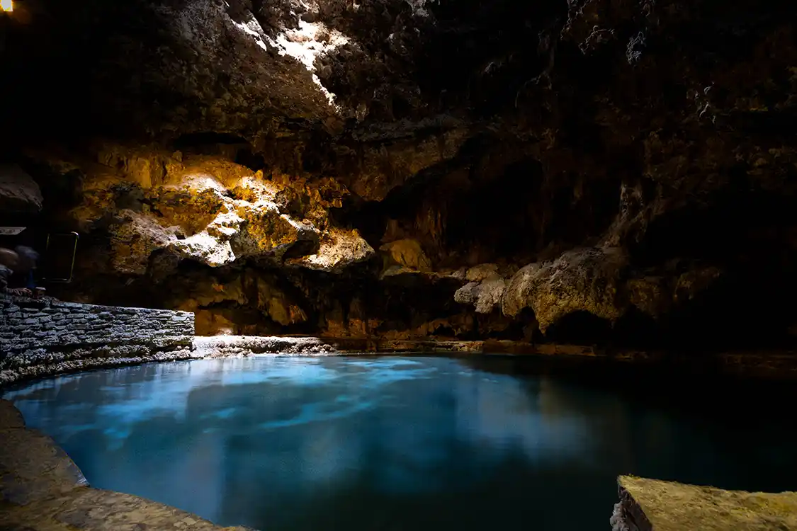 Cave and Basin Hot spring